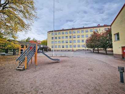 Untamo / Kapylan peruskoulu kaupungissa Helsinki