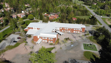 Piispanlahteen koulu kaupungissa Piispanristi
